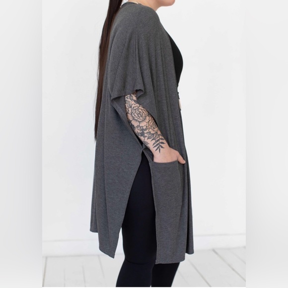 SAVVI Nina Ribbed Kimono OS - Picture 2 of 8